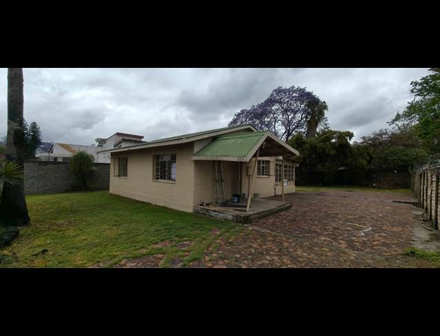 2 BEDROOM HOUSE FOR SALE IN OOS EINDE